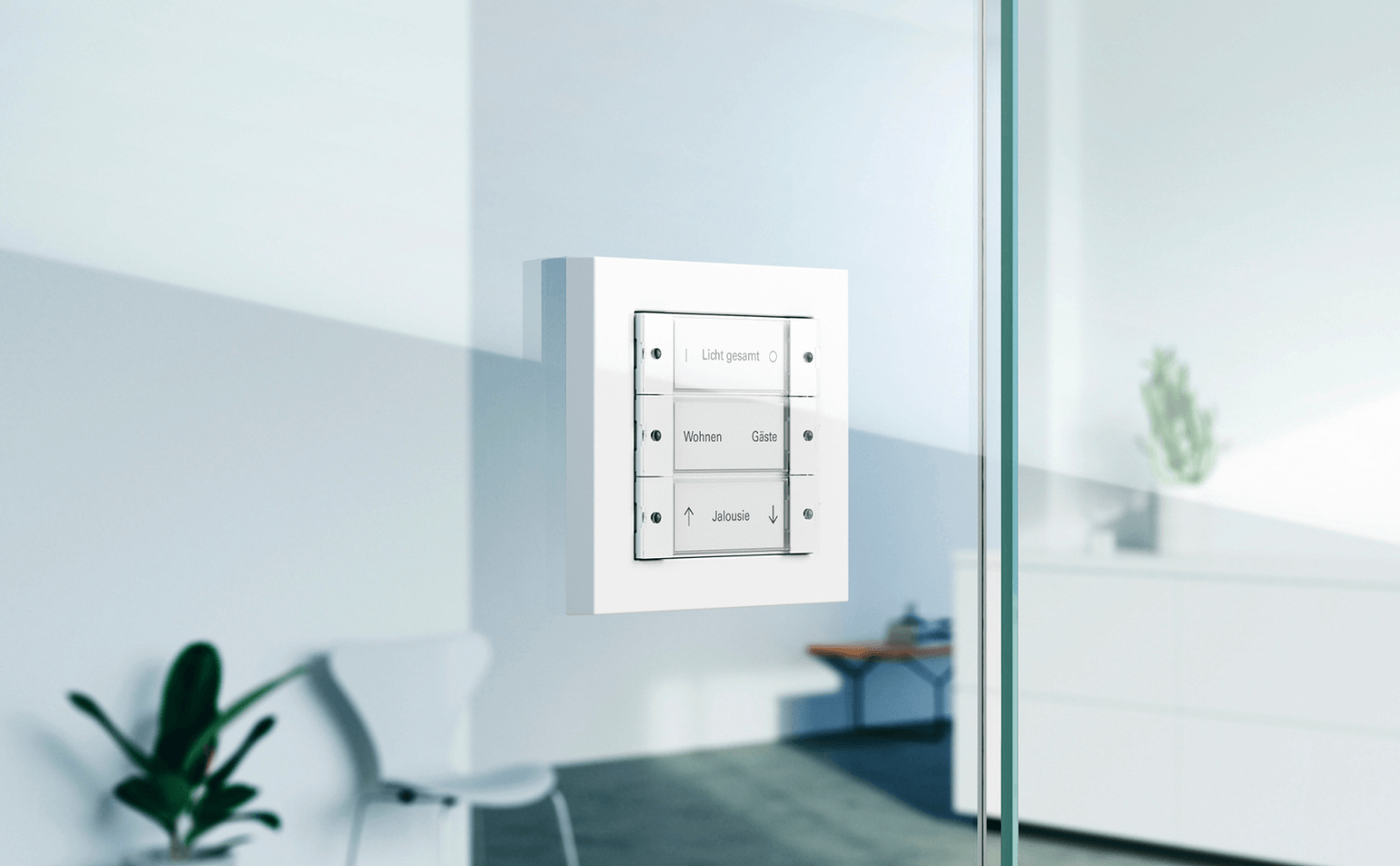 Cảm biến nút bấm Gira RF cho KNX thậm chí có thể được gắn trên đồ đạc hoặc tấm kính